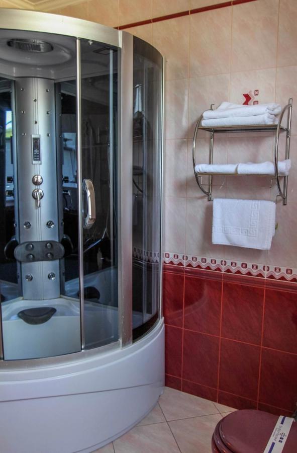 Гостинний Маєток Hotell Myla Exteriör bild